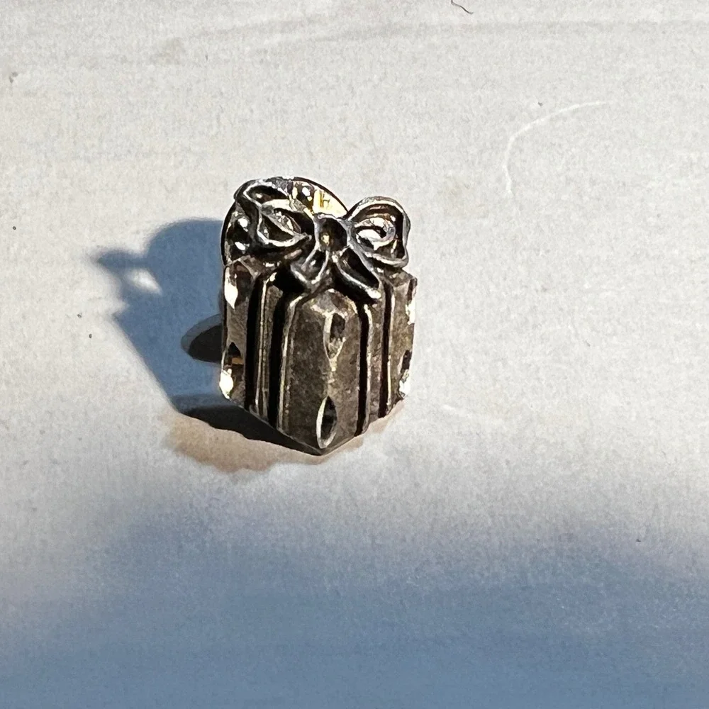 Gift Box Pin Silver Antiqued Holiday Present Bow Lapel Pin Accessory
